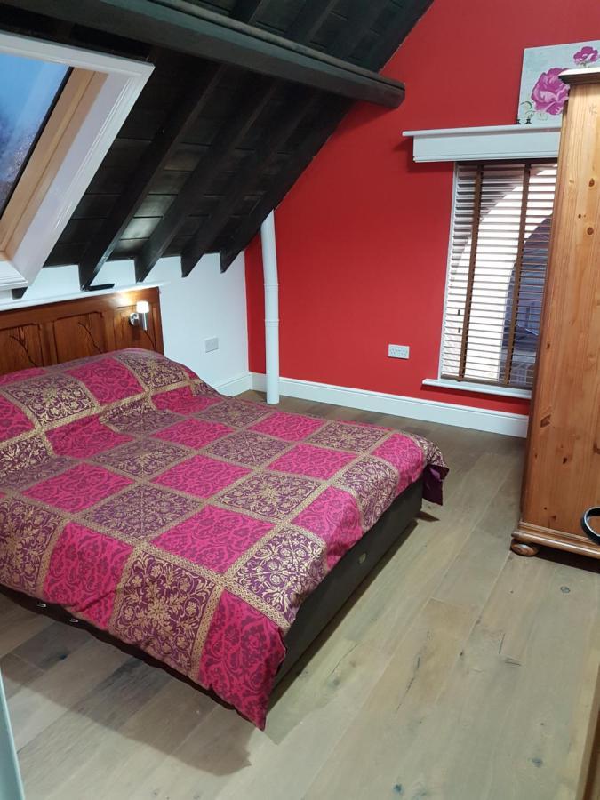 Renovated Church Close To The Beach Llanelli Chambre photo